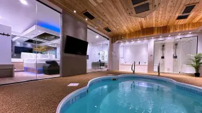 Sybaris Pool Suites Indianapolis - Image 2