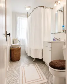 SUPERBE 1400SF SUNNY rénovée de 4 chambres de style victorien APPARTEMENT PARKING GRATUIT - Image 3