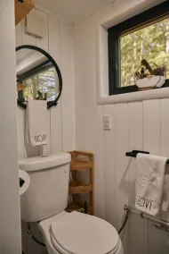 Tiny house-Deluxe-Ensuite Dusche-Bergblick-Pine House - Image 3