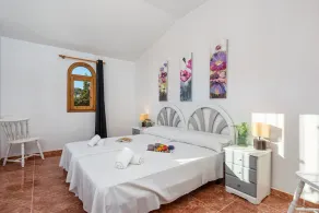 Villa Padilla - PlusHolidays - Image 4