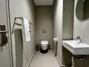 ​No Loadshedding | Modern 1 Bed In Rosebank - Image 3
