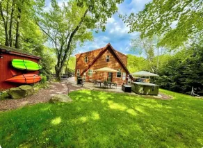 OneOfAKind cabin steps from lake and few miles from ski resort. U will love it! - Image 4