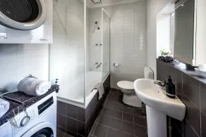 Wayville Boutique Apartment- Botanical - Image 2