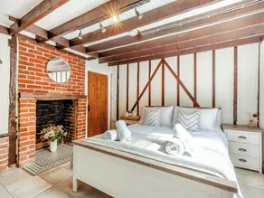 3 bedroom accommodation in Chelmsford - Image 5