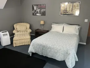#7 Downtown Cultural Center Apartment - Image 4
