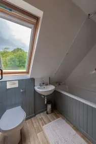 Ancien Croft House traditionnel rénové au plus haut niveau avec vue sur la mer - Image 2