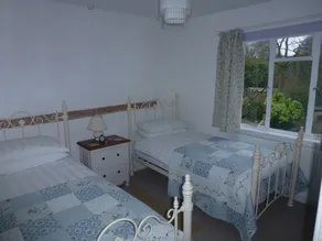 Grad 2 denkmalgeschütztes Ferienhaus in wunderbarer Lage mit Pub & Shop - Image 3