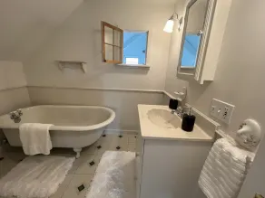 Beautiful Private beach house on 2 acres Located in Owls Head❤️ - Image 3