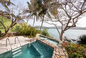 Paradise with a private beach - Image 5