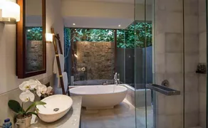 Luxury by the Ocean’s Edge – Bali Villa 1087 - Image 3