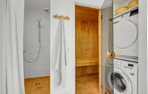 5 Bedroom Accommodation in Vejby - Image 3