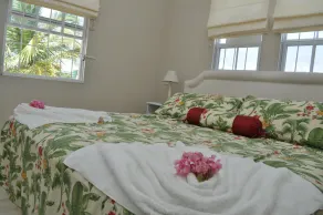 Your own private villa, just a short stroll from beautiful Bottom Bay beach - Image 2