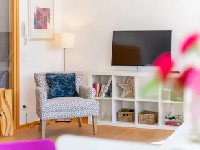 Bright and spacious apartment with in-house sauna - Image 2