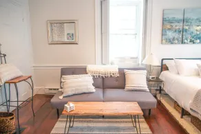 Historic flat - Old Town - 5 min to Salem, beach - Image 5