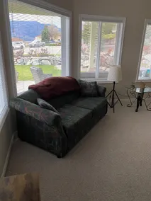 Knox Mountain Hillside suite nestled between mountains, 5 min from Okanagan Lake - Image 3
