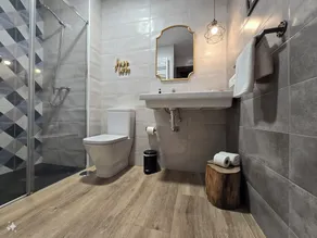 Entre Acebedas Country House, Segovia, 1 hour from Madrid, with a fireplace. PRIVATE bathrooms. - Image 5