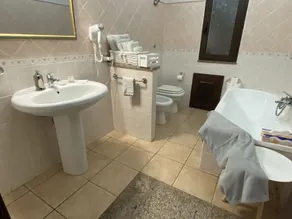 Villa with large garden and private whirlpool - Image 5