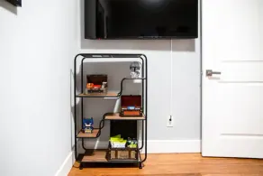 Modern relaxing home w/ movie room & massage chair - Image 3