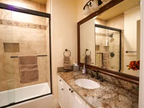 Private Luxury Retreat in Secured Oasis - Image 4
