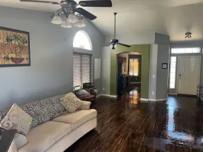 Beautiful 3 bedroom, 2 bathroom, walking distance to StateFarm Stadium/West Gate - Image 1