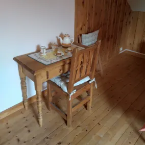 Magnificent B&B chalet near lakes and vineyards - Image 3