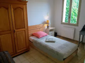 Casa di 3 locali con giardino e piscina di fronte al lago di Montpezat - Image 4