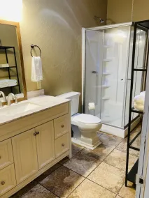 Charming historic loft close to restaurants, shopping and Arkansas river! - Image 3