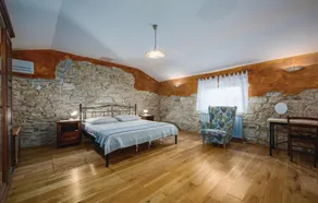 Beautiful Home in Svetvincenat With Wifi and 2 Bedrooms - Image 3