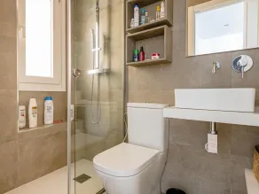 Avenida América - Comfortable apartment, next to the station - Image 2