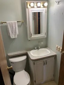 Quaint and Quiet Tiny Home, with Pool Access! - Image 2
