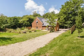 Beautiful 3 Bedroom Coach House in Oxfordshire - Image 3