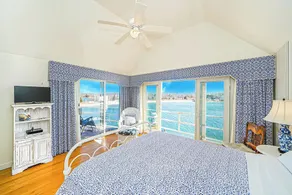 Incredibly Unique waterfront townhouse w stunning views from every room. Pvt - Image 4