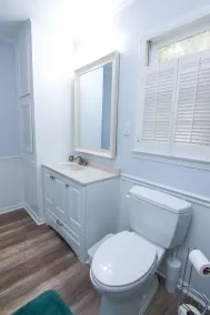 Walk to Beach . Bright & Airy Family Friendly Beach Cottage - Image 2