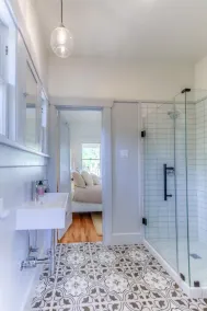 Newly renovated, charming, quiet bungalow near U of A/downtown - Image 3