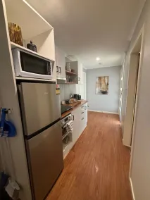 Self contained studio boasts a clean homely feeling, fully self contained. - Image 5