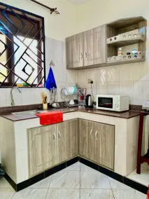 Cosy apartment with tight security, 4.1km from Lugogo mall - Image 4