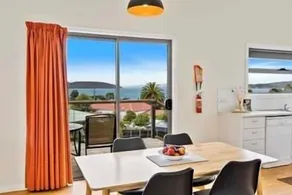 Cottage on Chapman, beautiful Bay Views - Image 3