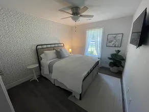 Simply Charming Nest-Nearly brand new, central, super clean, well appointed. - Image 5