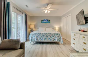 Hyggelig Kure: 5 BR / 3 BA enebolig i Kure Beach, 12 sovepladser - Image 5