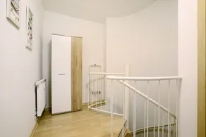 Appartamento 'Ruhige Maisonettewohnung Kaßberg' con balcone e Wi-Fi - Image 2