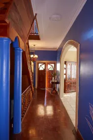 Spacious 5 Bedroom Villa, Centrally Located, Near Beach. - Image 2
