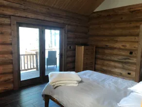 Flathead Lake cabin with beachfront, stunning views - Image 4