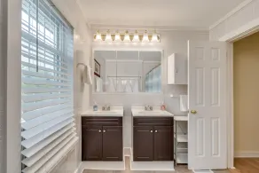 Clayton Village Home med frisk ombygning - Image 3