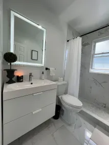 Luxury Designer 2 bedroom+office/3bed vacation home. - Image 2