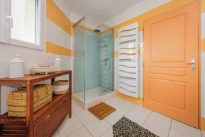 Raphaelle, spacious villa with private pool and studio - Image 3