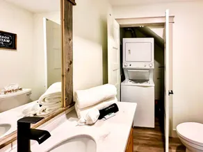 Beautiful tranquil centrally located condo - Image 5