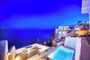 Sapphire Deluxe Suite with Private Hot Tub - Image 2