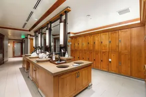 Vintage 2-level MTN View Condo w/ fireplace, Vail Gondola + spa easy access - Image 3