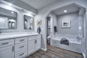 Beautiful Waterfront Home - Image 3