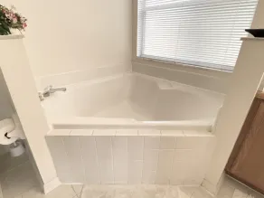 Modest Charmer W/ Private Pool - Image 5